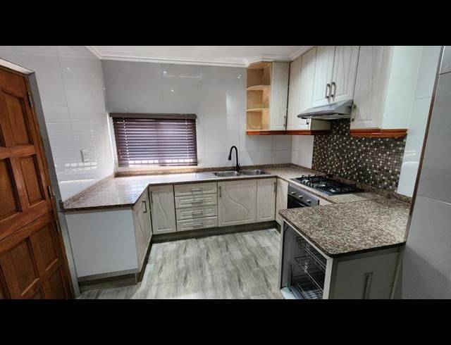 4 BEDROOM HOUSE FOR SALE IN ESCOMBE